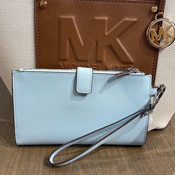 MICHAEL KORS LARGE DOUBLE ZIP WRISTLET WALLET PHONE CASE CLUTCH 
Vista Blue 
NWT - Picture 7 of 16